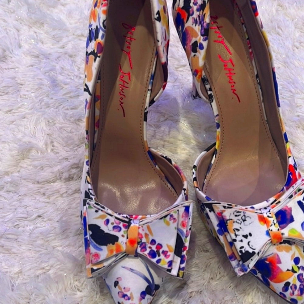 Betsey Johnson Floral Print Heels Size 7.5 - Picture 6 of 6